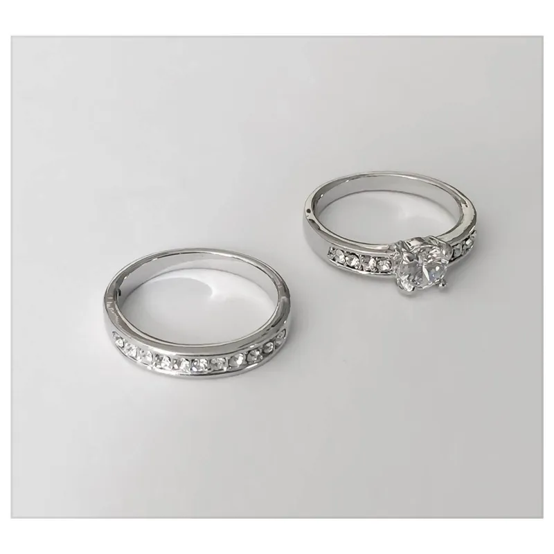 Bague En Argent Massif Avec Zirconiums Blancs Et Noirs - Taille 60 - Occasion Portée