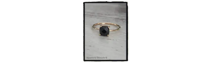 Bague Solitaire Carré Zirconium NOIR Plaqué or 18 CARATS