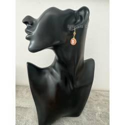 Boucles D'oreilles Dormeuses Symbole Camée Résine Plaqué or 18 Carats 750/1000