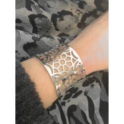 Bracelet jonc manchette ouvert motifs ajourés en acier inoxydable argenté