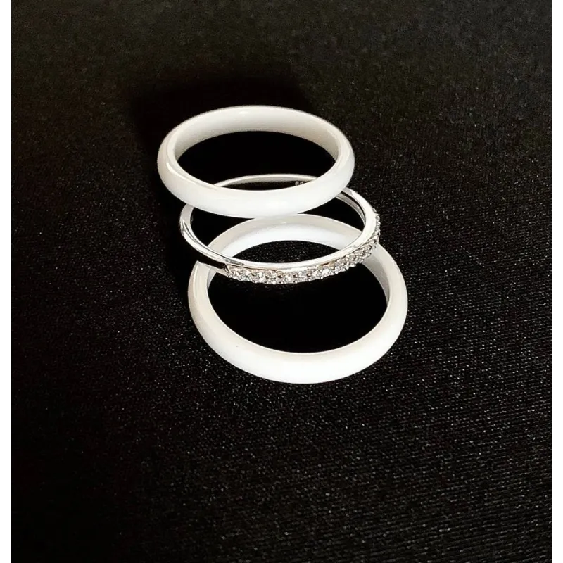 Robe courte en maille avec col montant