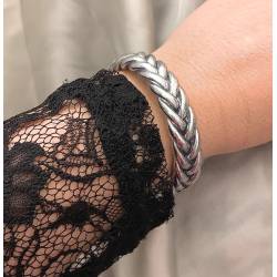 Bracelet véritable jonc bouddhiste tressé couleur argentée