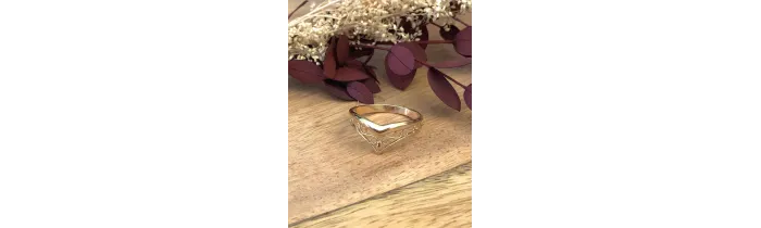 Bague Ajourée Ciselée Forme V En Plaqué or 18 CARATS 750/000