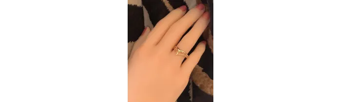 Bague Ajourée Ciselée Forme V En Plaqué or 18 CARATS 750/000