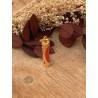 Pendentif Tiki Tendresse Plaqué or 18 Carats 750/000 et résine couleur corail