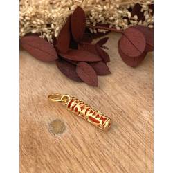 Pendentif Tiki Tendresse Plaqué or 18 Carats 750/000 et résine couleur corail