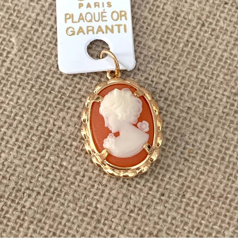 Pendentif Camée Rouge En Plaqué Or 18 Carats 750/1000