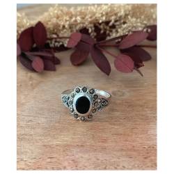 Bague fleur pierre noire...