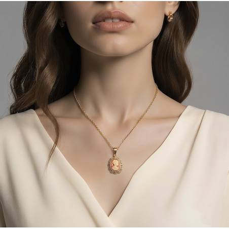 Collier pendentif Camée rouge en plaqué or 18 Carats 750/000
