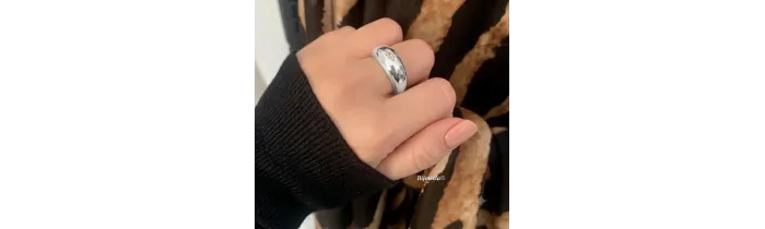 Bague Jonc Bombée Solitaire Zirconium En Plaqué Argent 925/000 12MICRONS Rhodié