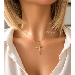 Collier Chaîne Et Pendentif Croix Fil Torsadé En Plaqué Or 18 Carats 750/000